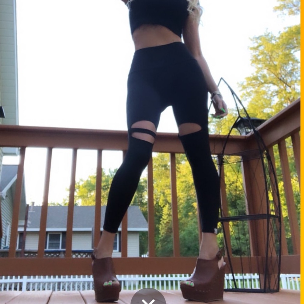 Greater than sports black spandex leggings with cut outs on thighs Small